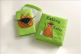 Babyns bilbok - Katten Katty (grön)