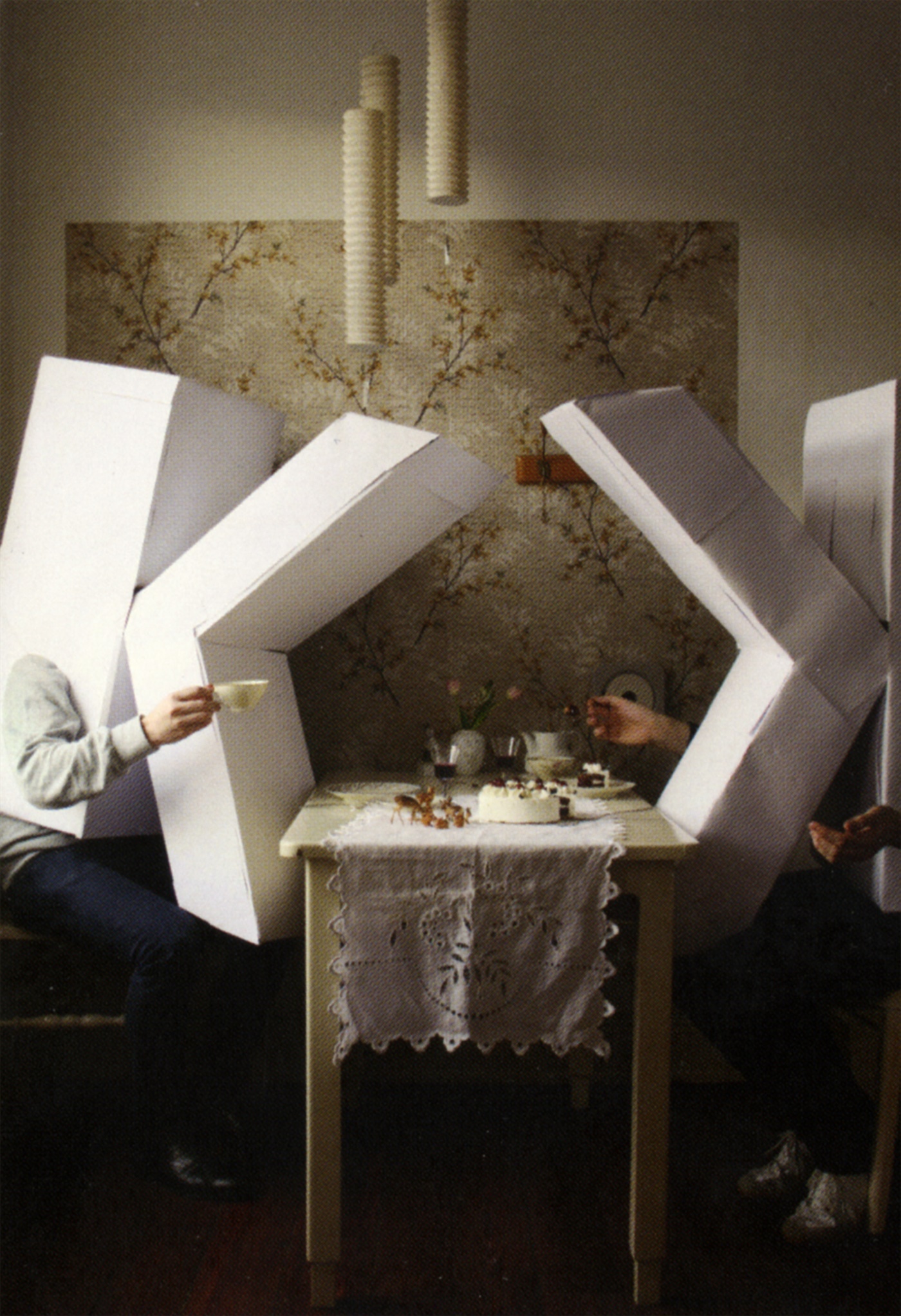 Omslag: Puppe doll chrysalis