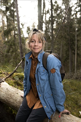 Emma V. Larsson