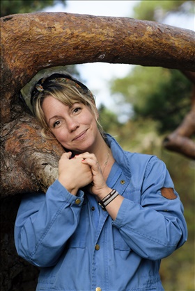 Emma V. Larsson