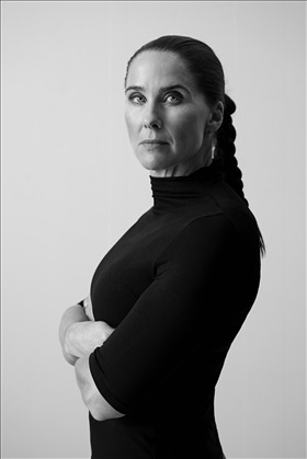 Anna Tell