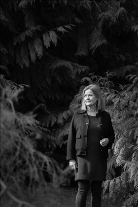Eva F Dahlgren