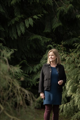 Eva F Dahlgren
