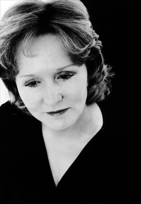 Julia Wallis Martin