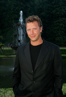 Mikael Persbrandt