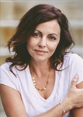 Renée Carlino